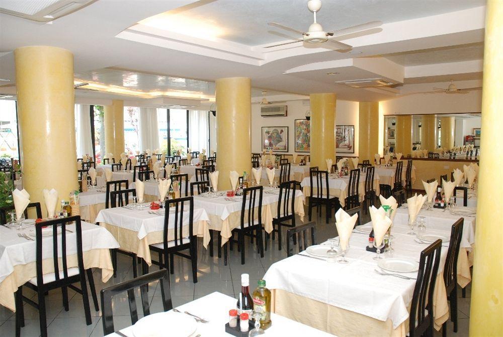 Hotel Ambra Cesenatico Exterior photo